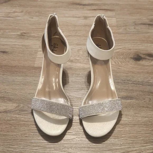 Womens Style & Co Strappy Heels - Picture 2 of 6